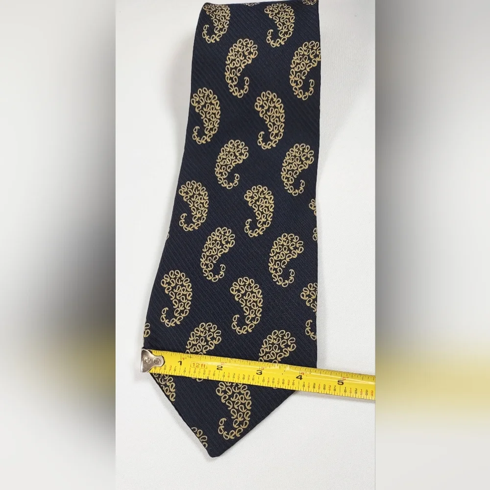 Giorgio Armani Cravatte Dark Blue Tie with Gold Paisley Pattern